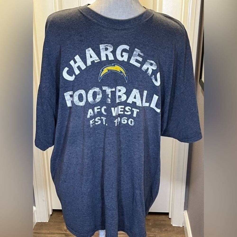 Los Angeles Chargers Football NFL Men’s 2XL T-Shirt Gray EUC
